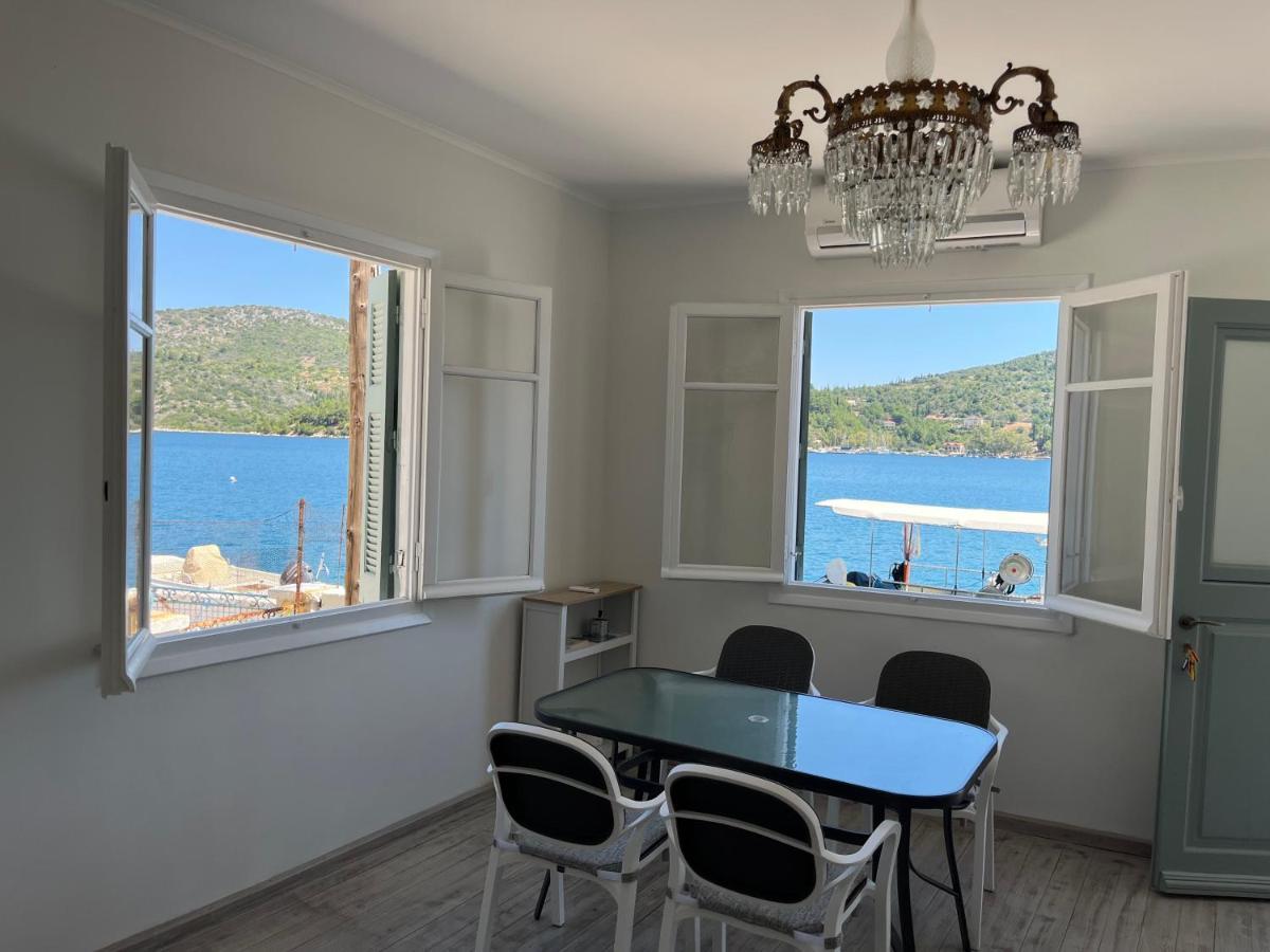 Modern Cottage On The Sea Ithaka Exteriér fotografie